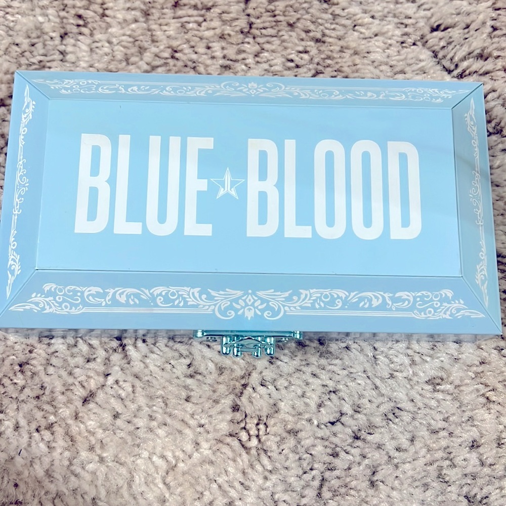 Jeffree star blue blood eyeshadow palette